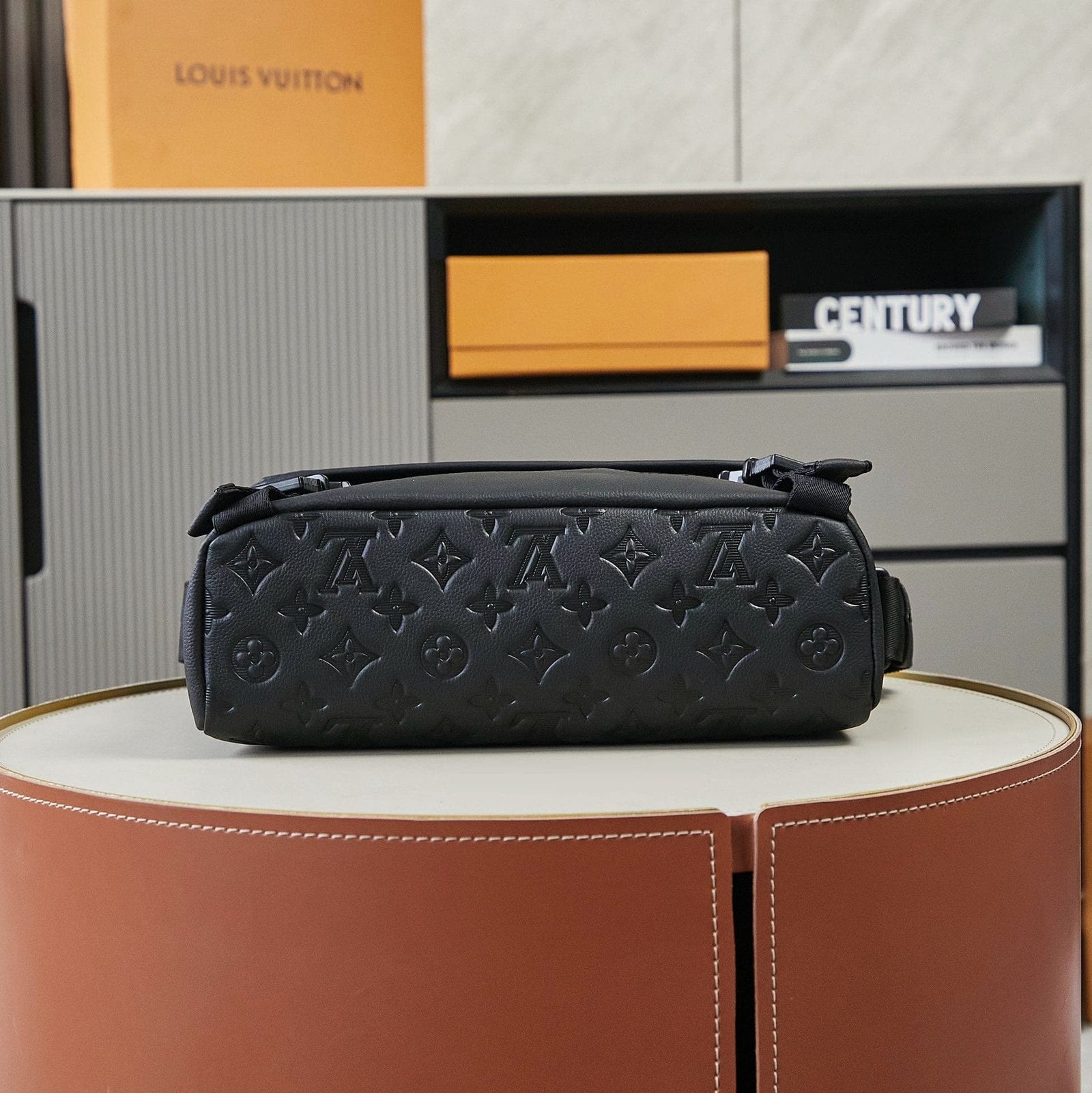 Louis Vuitton M25121 Messenger Voyager PM