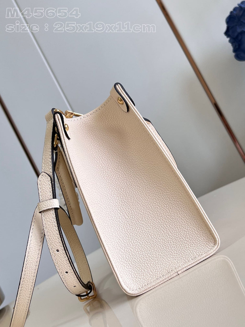 Louis Vuitton White Empreinte Onthego PM M45654