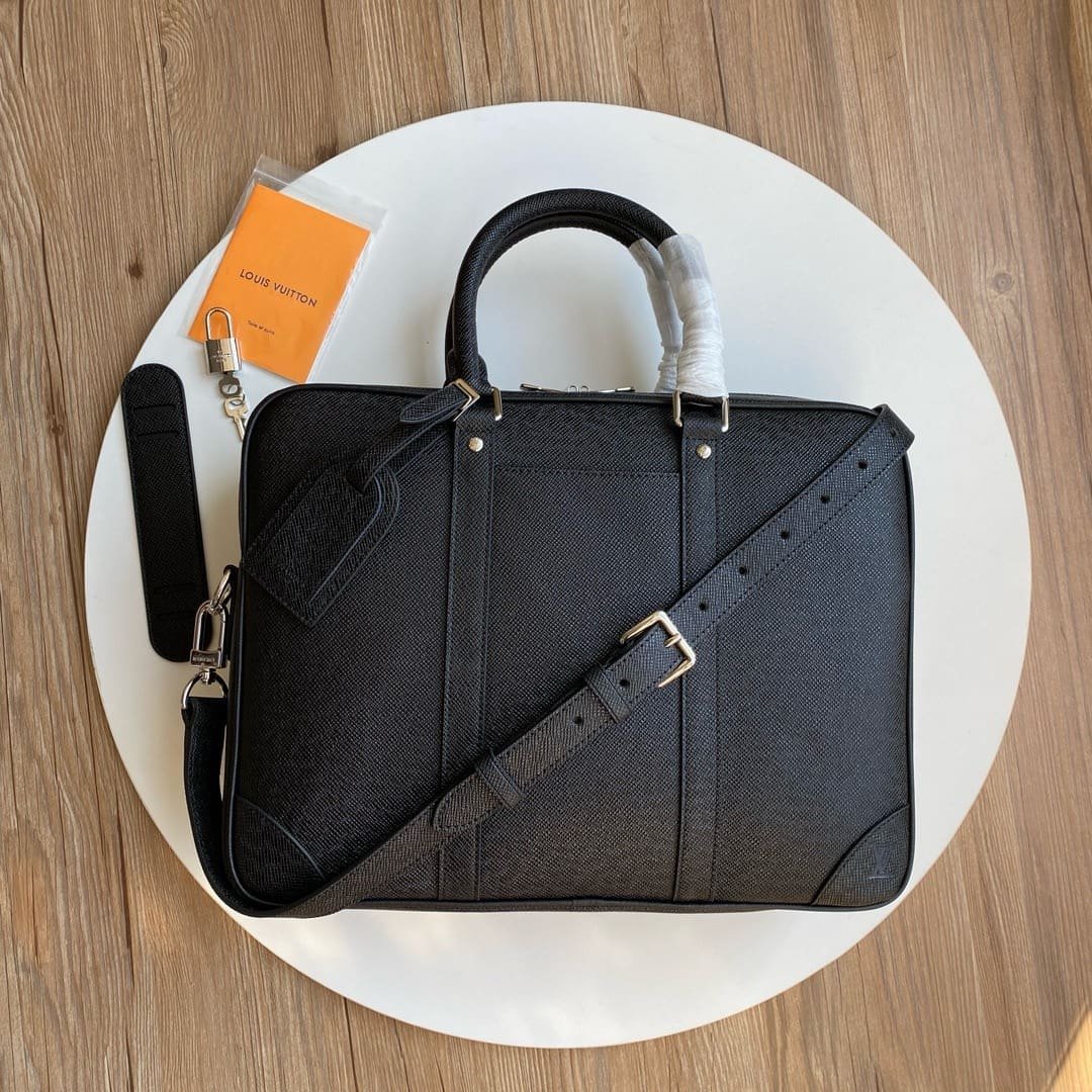 Louis Vuitton M30925 Porte-Documents Voyage PM