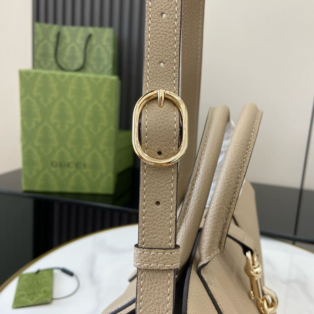 Gucci Medium tote bag with hook closure