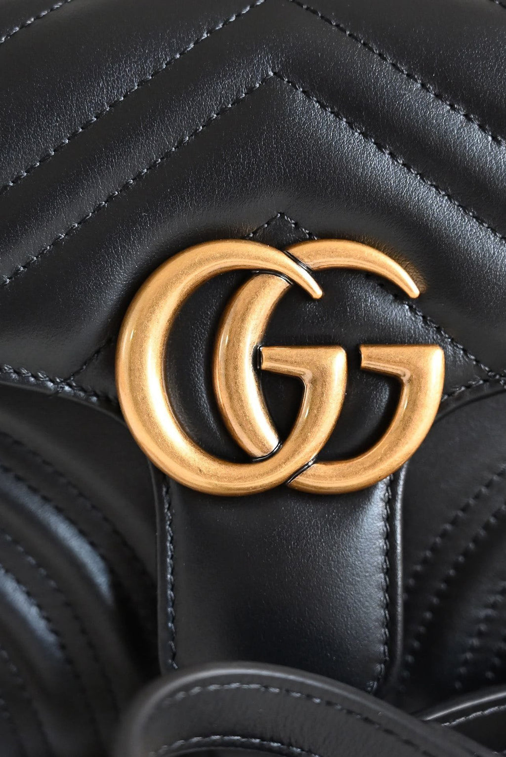 GUCCI MARMONT MINI TOP HANDLE BAG