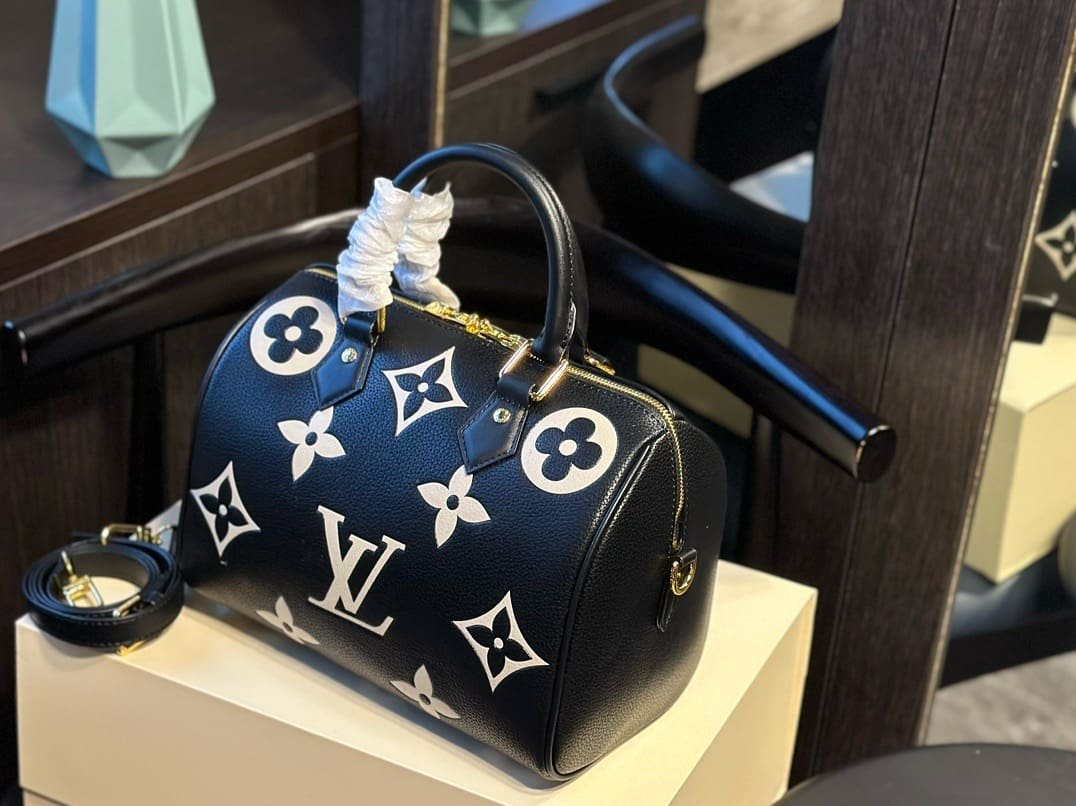 Louis Vuitton M58947 Speedy Bandoulière 25