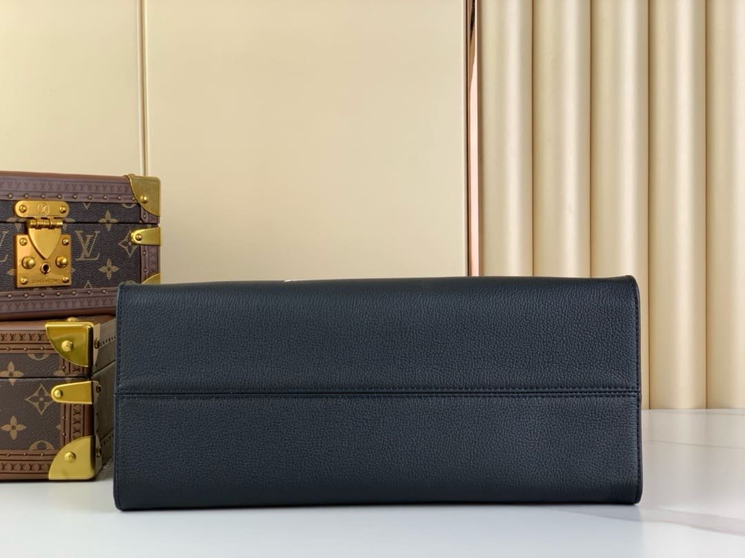 Louis Vuitton M24834 OnTheGo MM