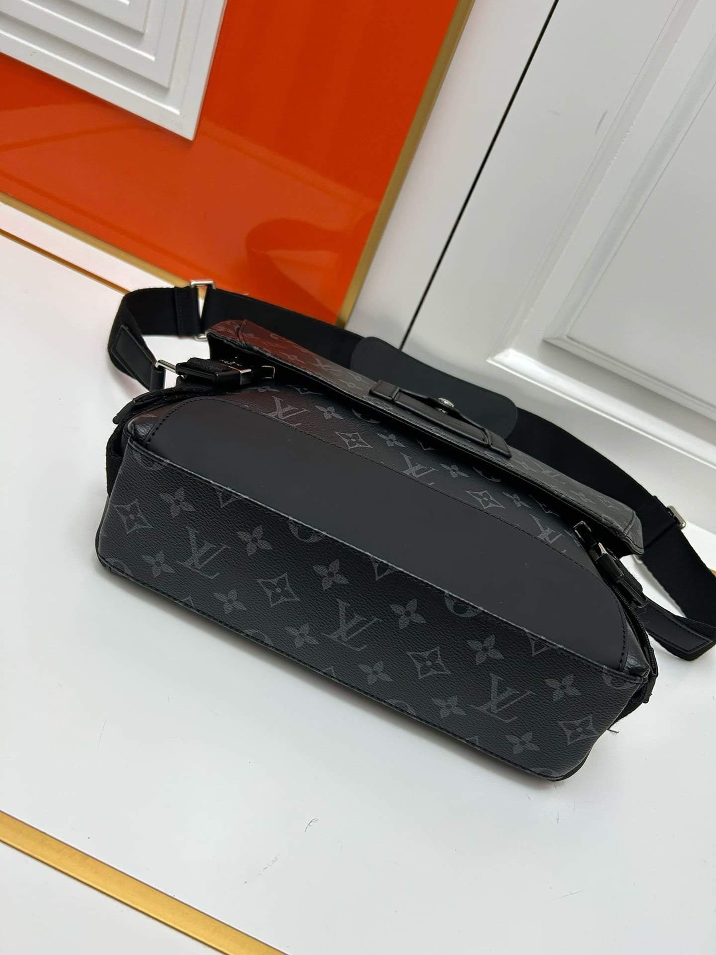Louis Vuitton Messenger MM Voyager M40510