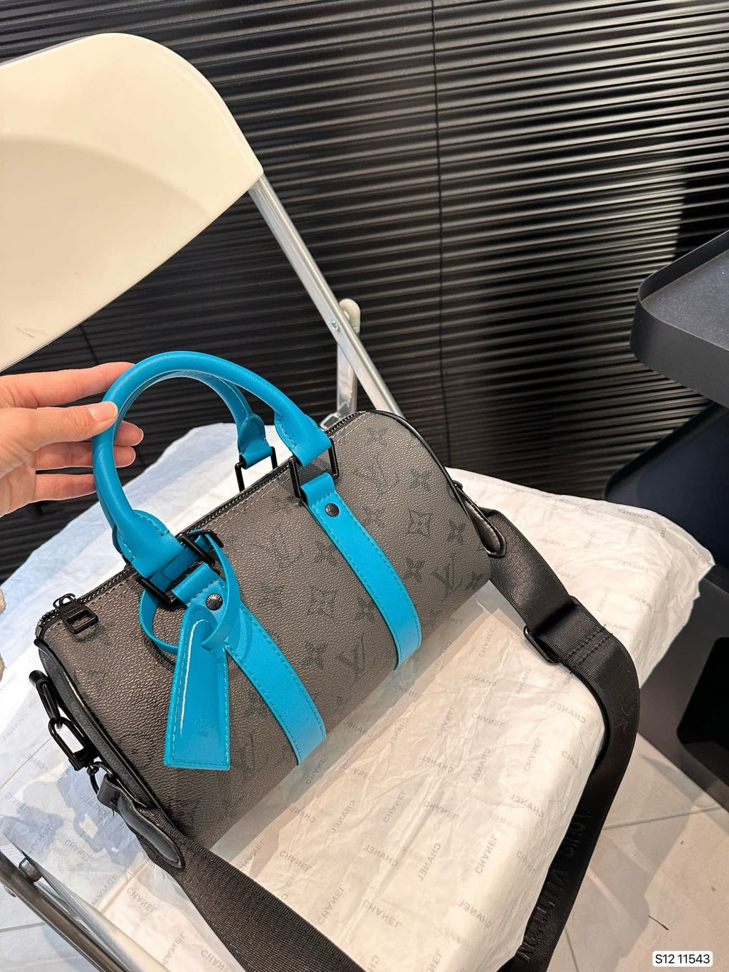 Louis Vuitton M11645 Keepall Bandoulière 25