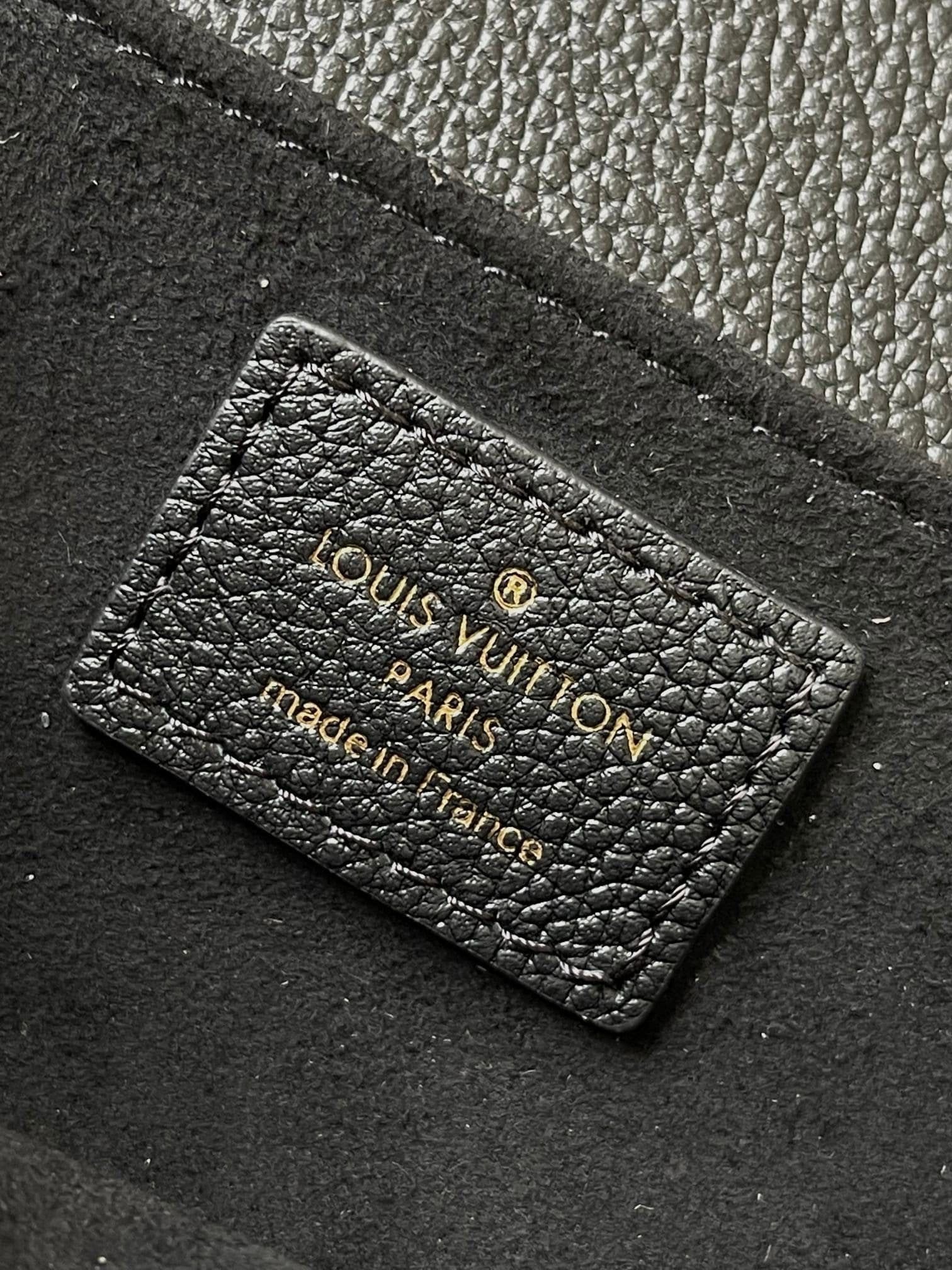 Louis Vuitton M46596 Pochette Métis East West