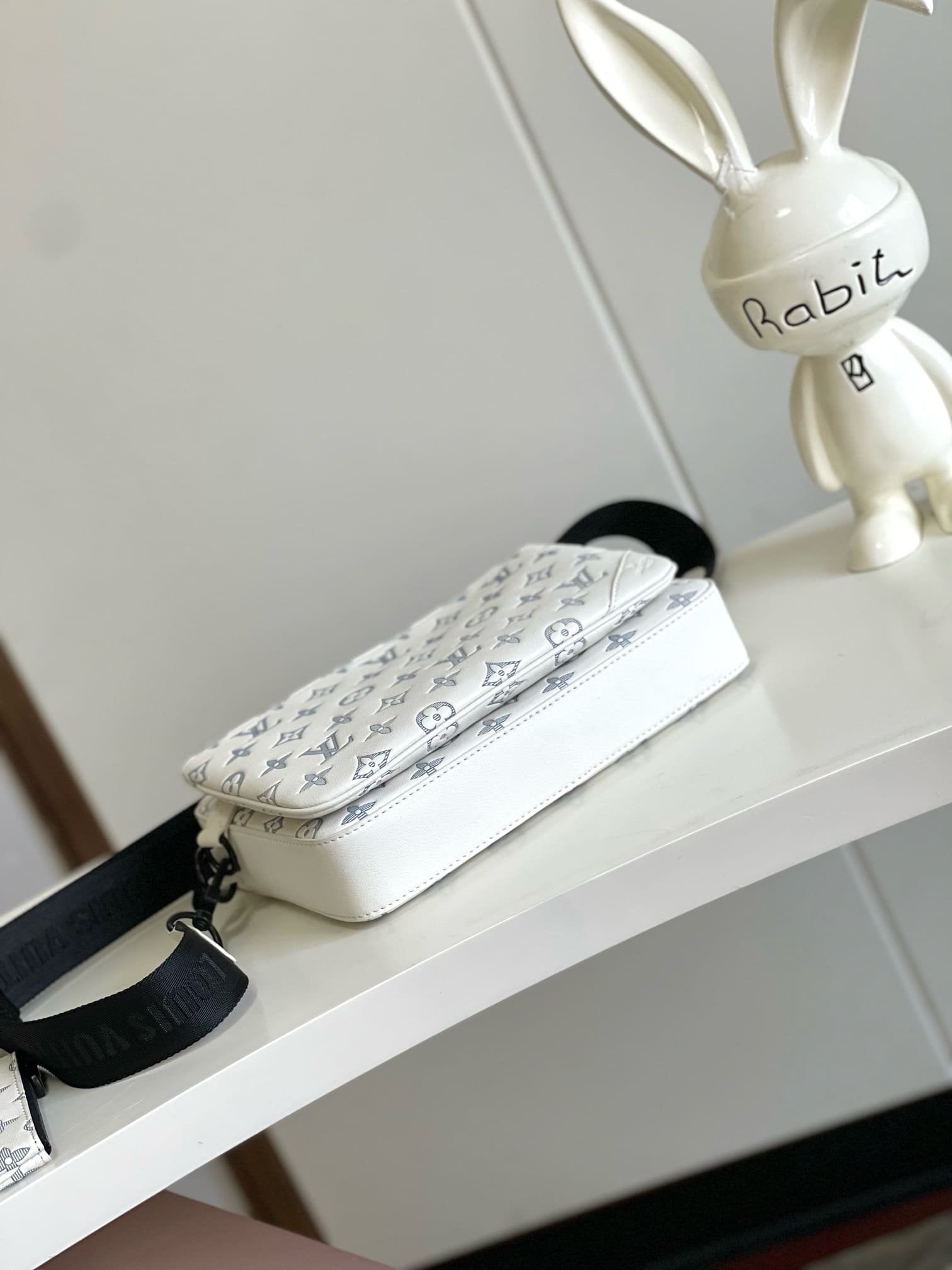 Louis Vuitton M24754 Trio Messenger