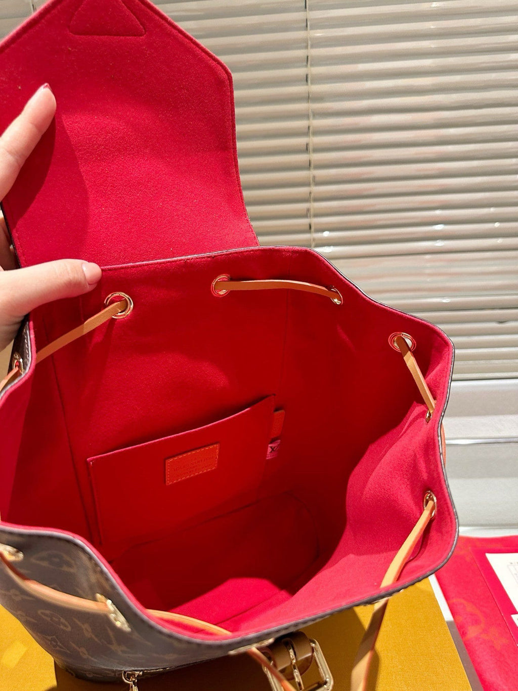 Louis Vuitton Montsouris M43431