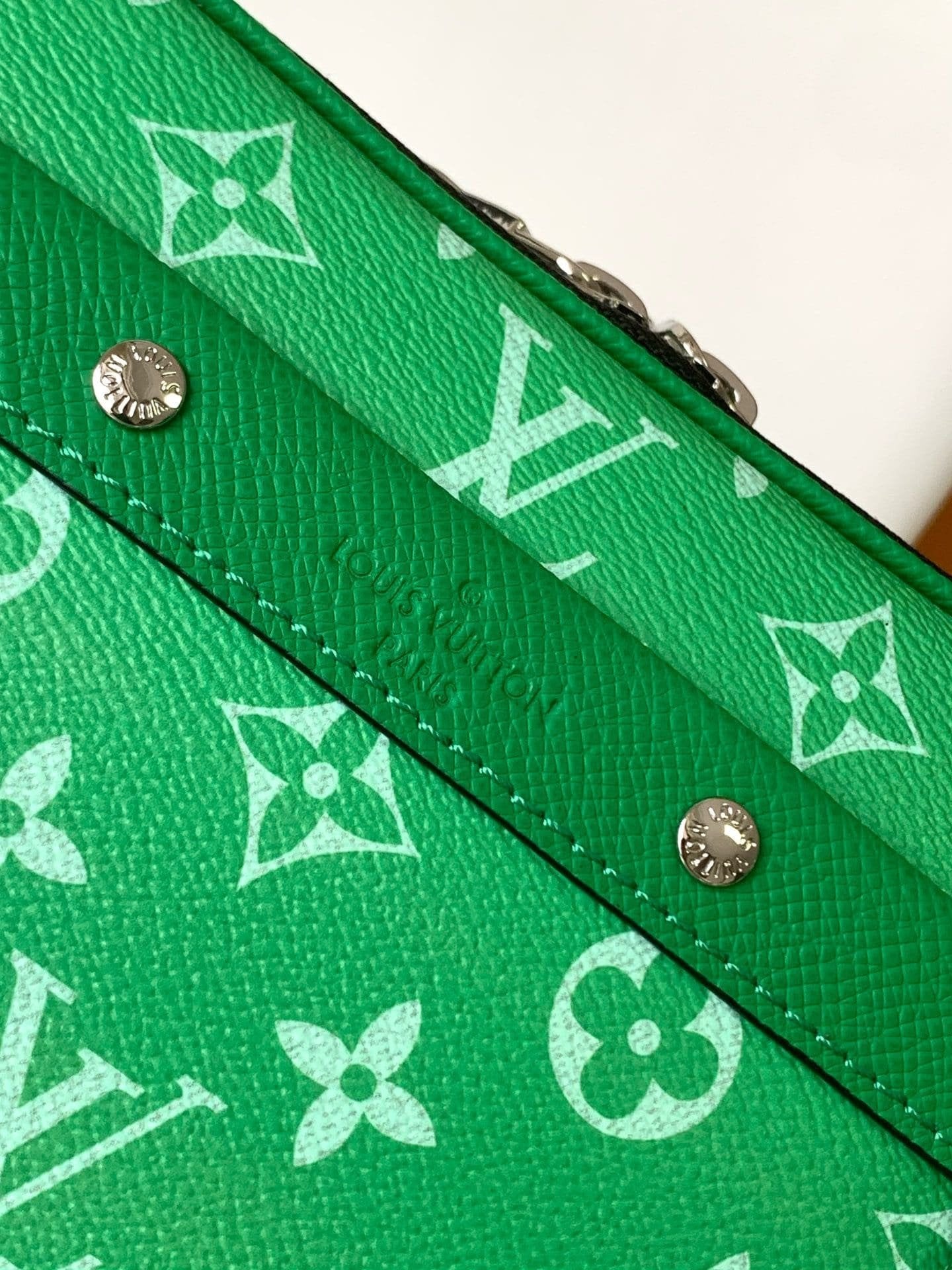 Louis Vuitton M31014 Alpha Messenger