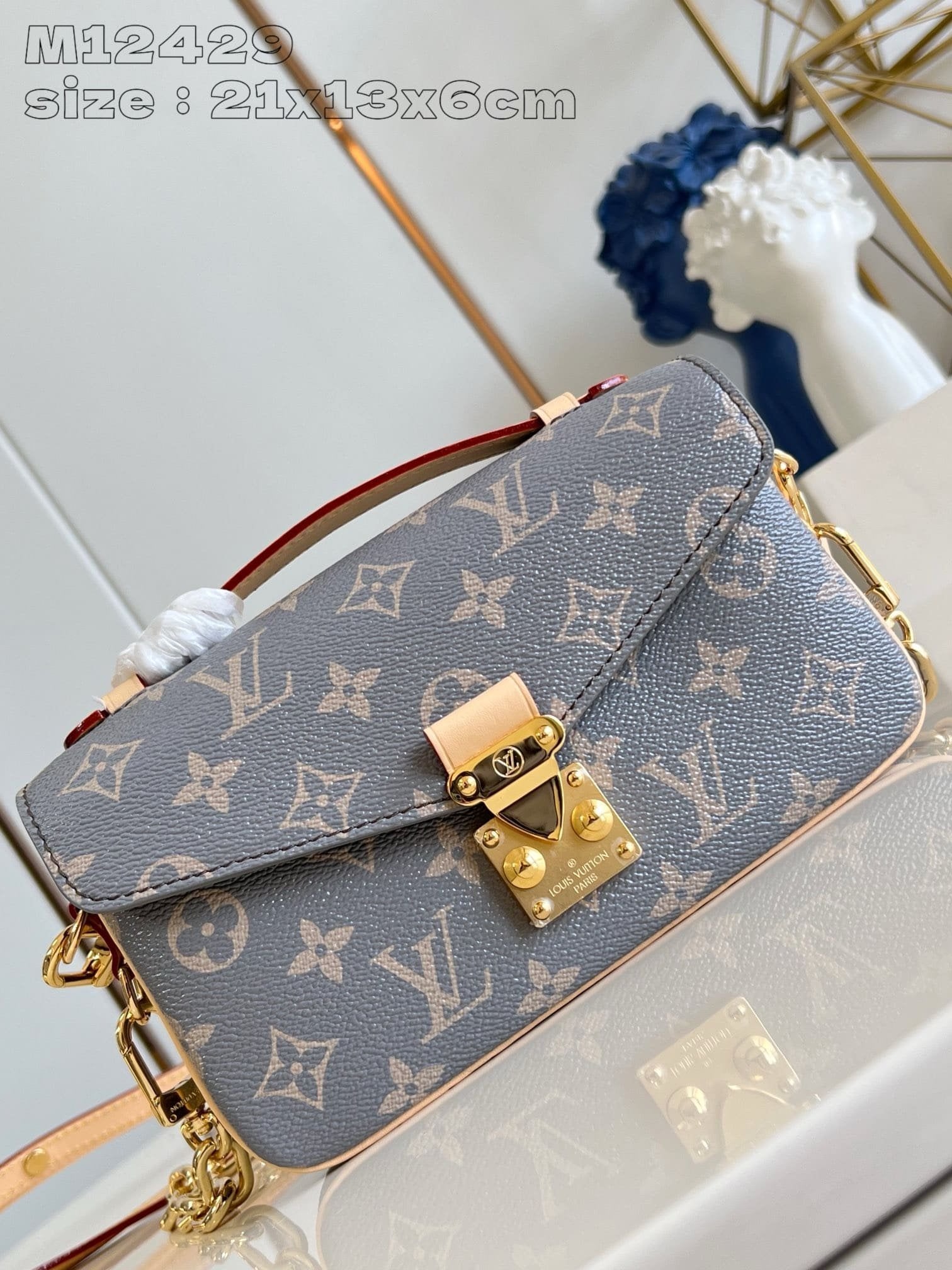 Louis Vuitton M12429 Pochette Métis East West