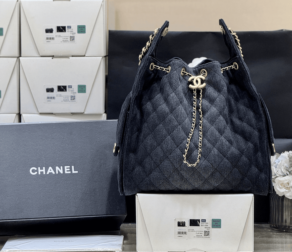 CHANEL 25 Medium Handbag