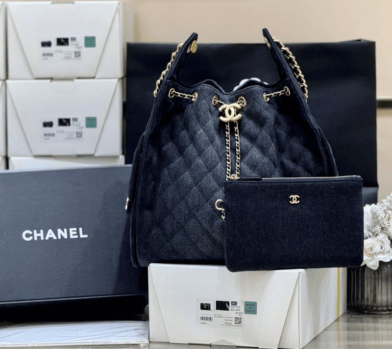 CHANEL 25 Medium Handbag