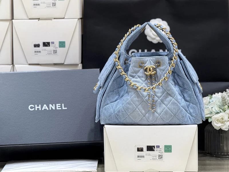 CHANEL 25 Small Handbag