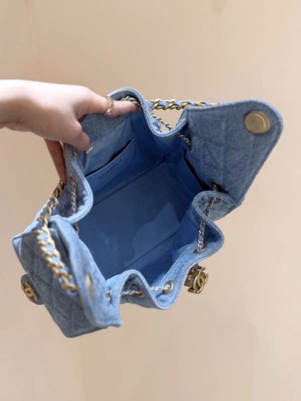 CHANEL 25 Small Handbag