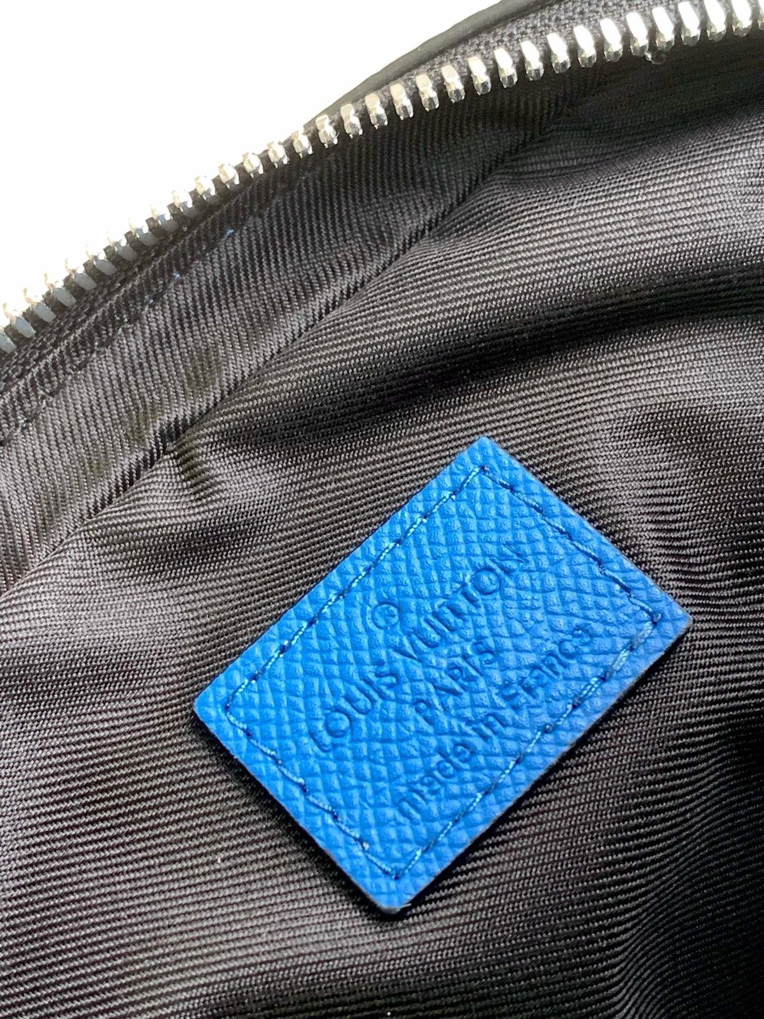 Louis Vuitton M31016 Alpha Messenger