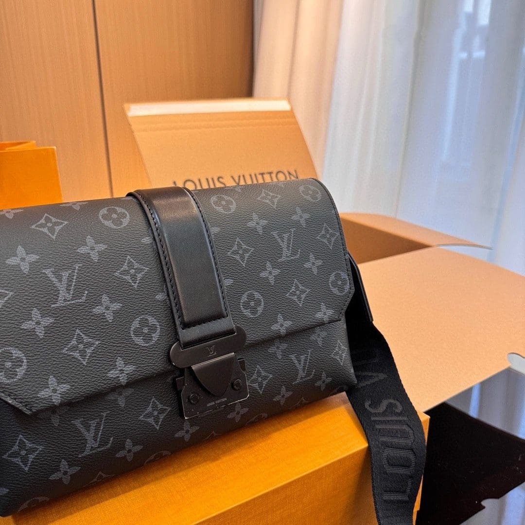 Louis Vuitton M46794 S-Cape Messenger