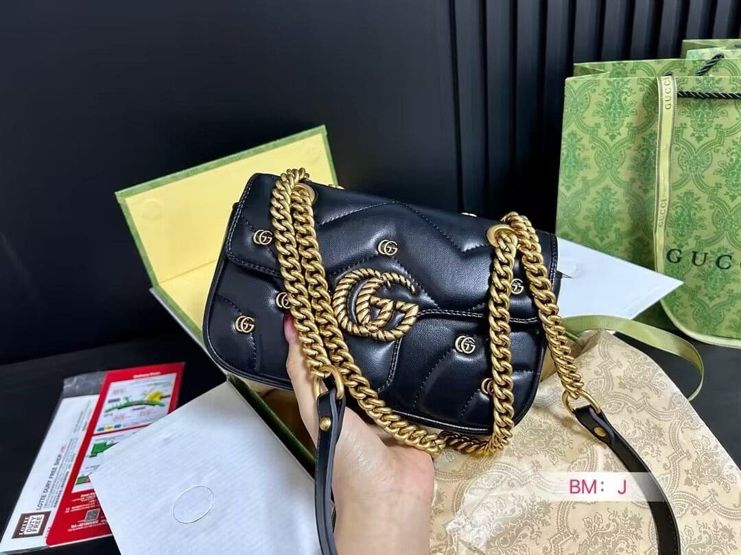 GUCCI MARMONT SMALL SHOULDER BAG BLACK