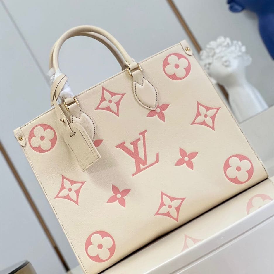 Louis Vuitton OnTheGo MM M21575