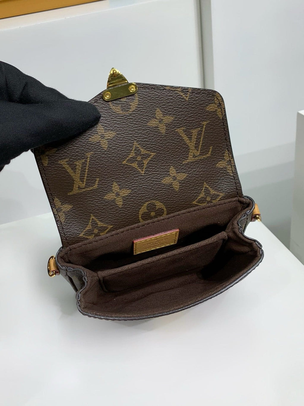 Louis Vuitton M81267 MICRO MÉTIS chain bag