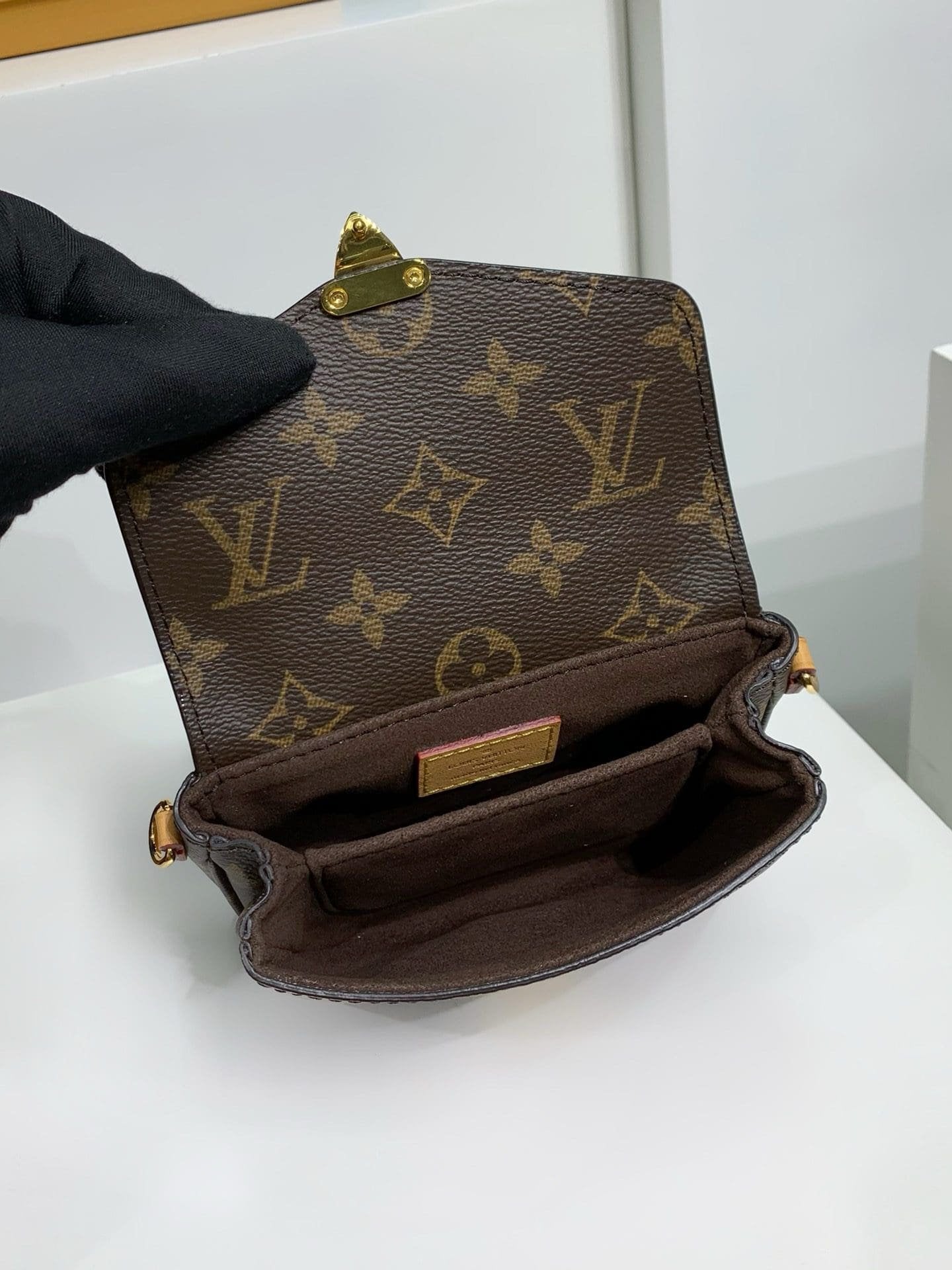 Louis Vuitton M81267 MICRO MÉTIS chain bag