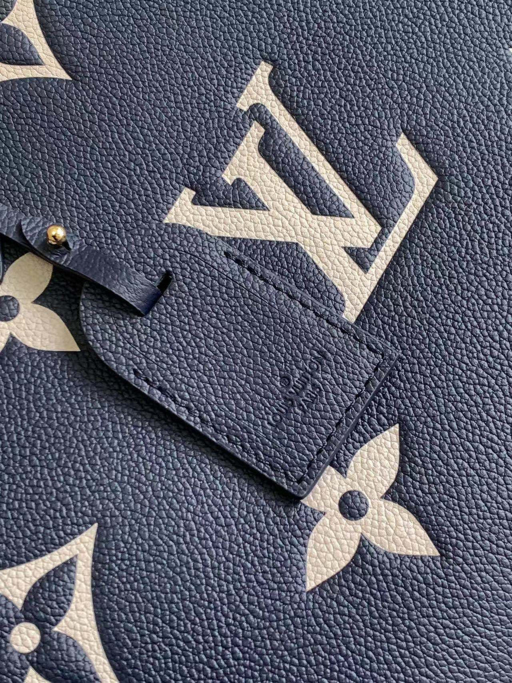 Louis Vuitton M47084 OnTheGo MM