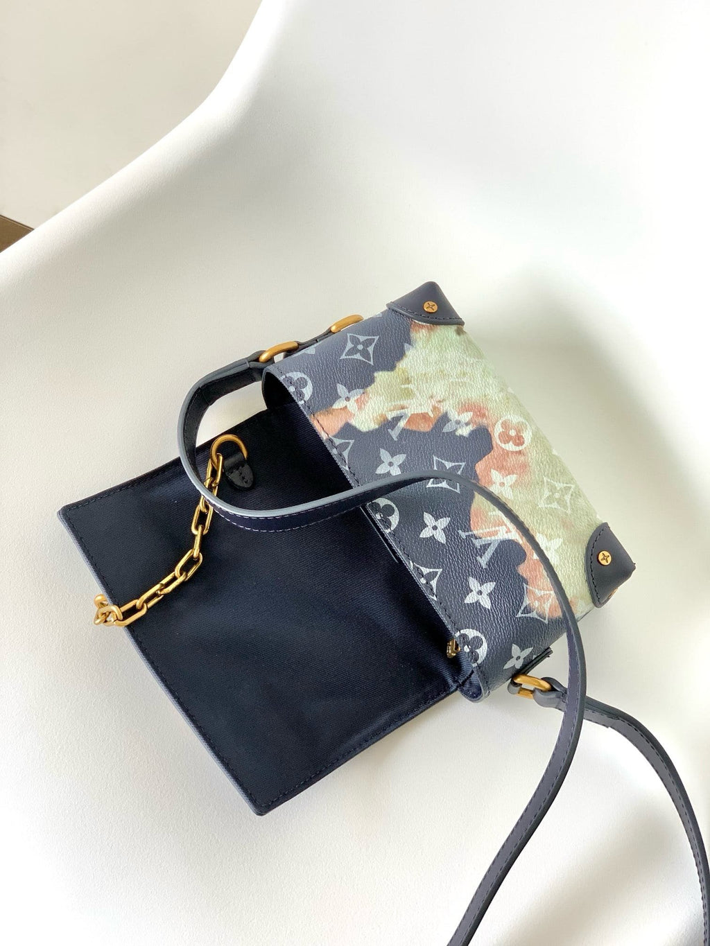 Louis Vuitton M82900 Steamer Wearable Geldbörse