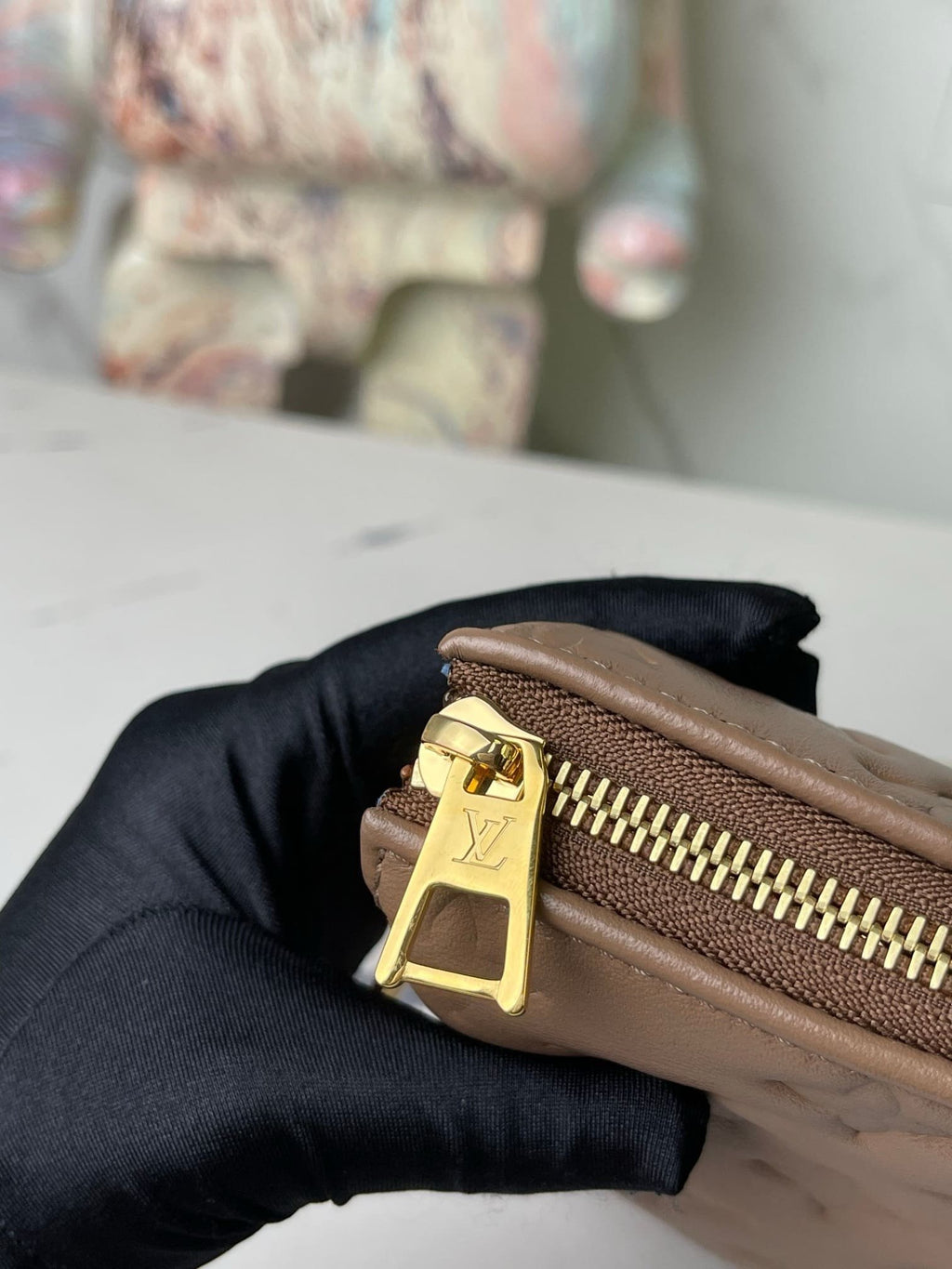 Louis Vuitton M21276 Coussin MM