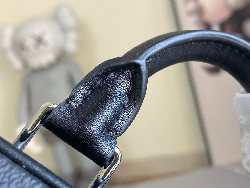 Louis Vuitton M82770 Nano Porte Documents Voyage