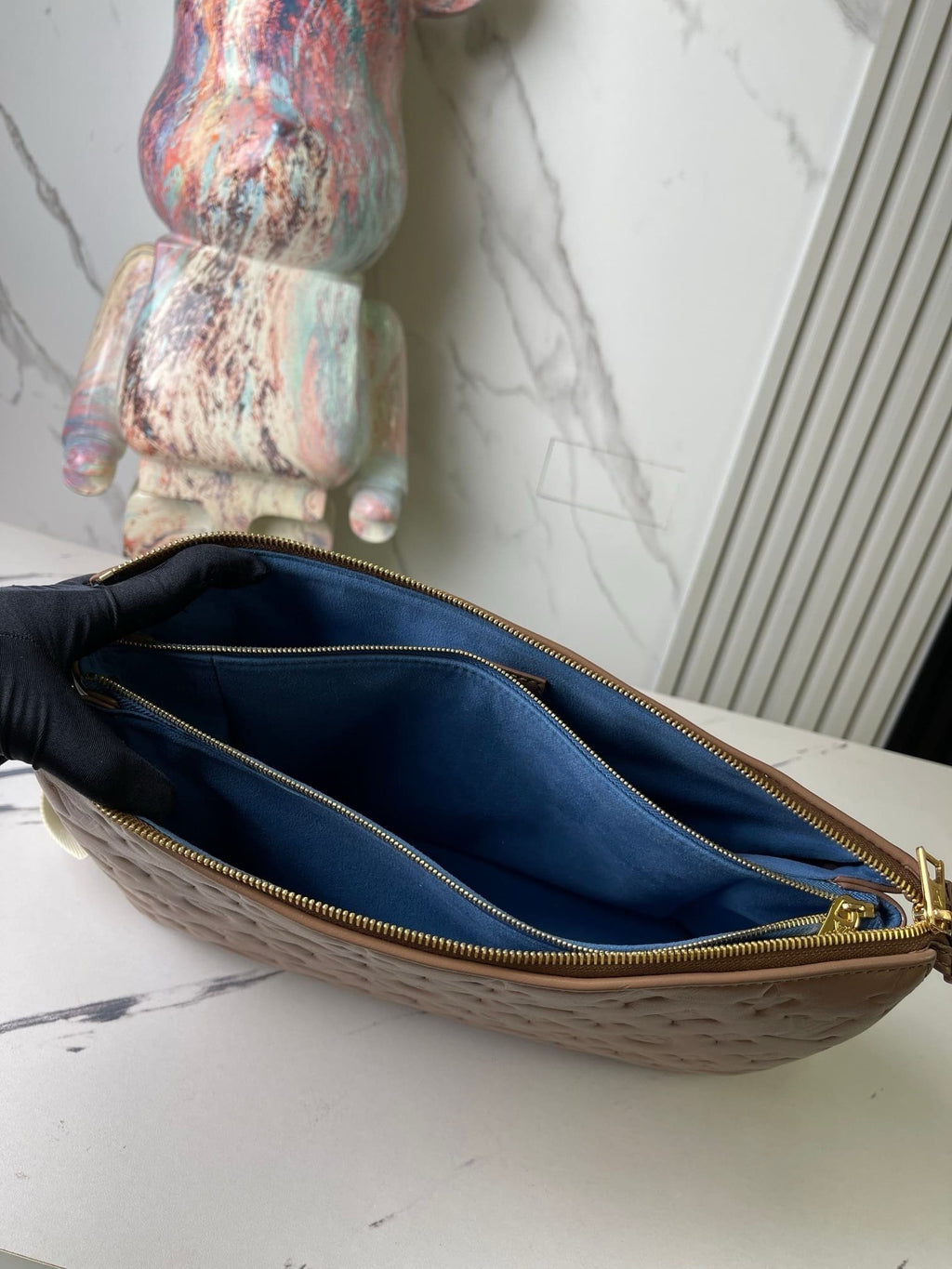 Louis Vuitton M21276 Coussin MM