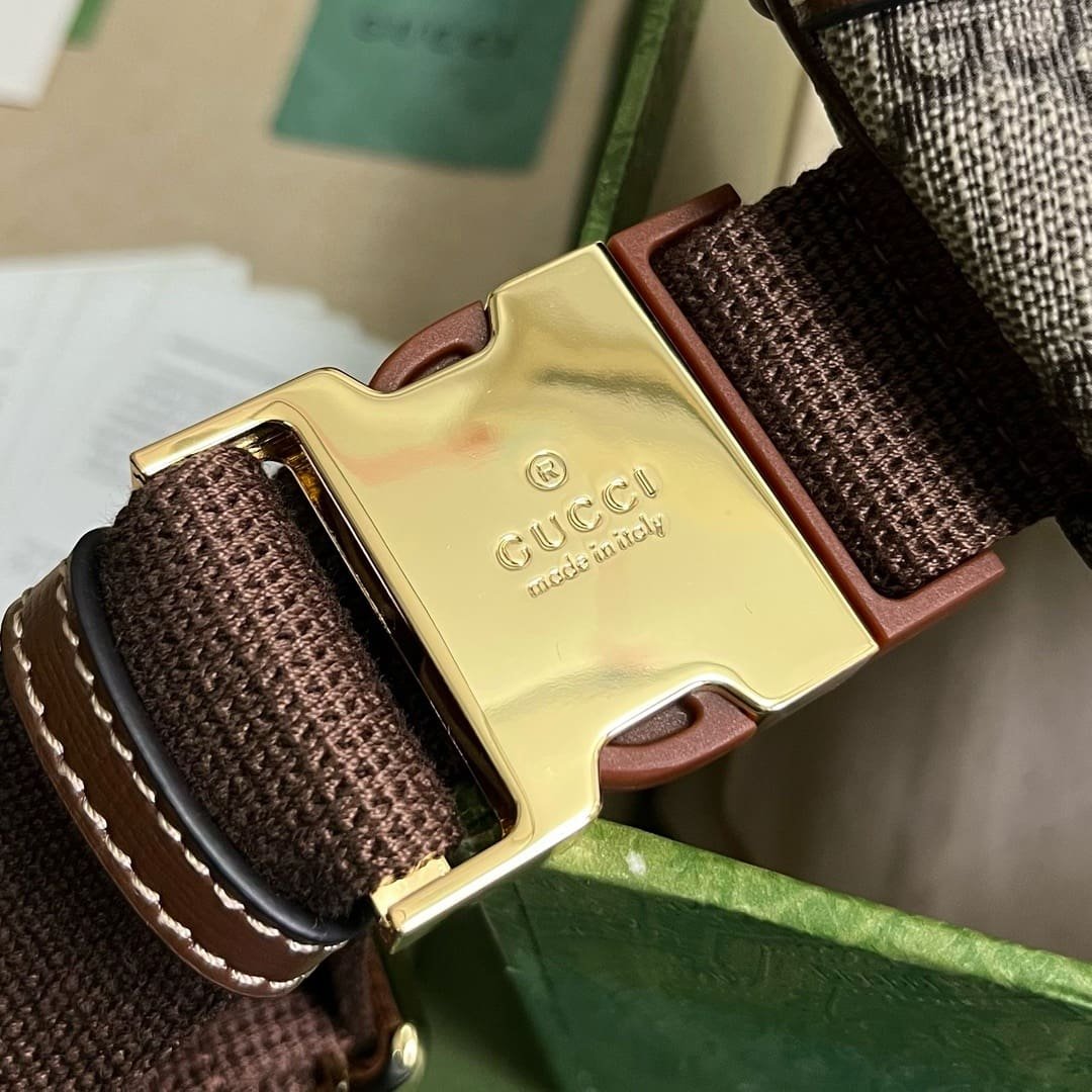 GUCCI BELT BAG WITH INTERLOCKING G