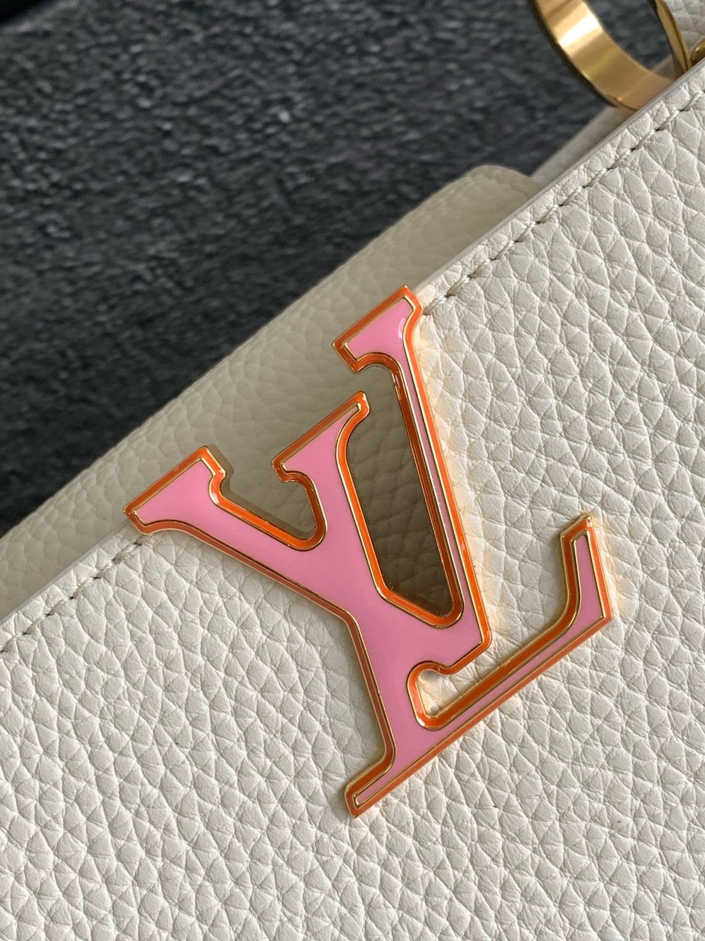 Louis Vuitton M24684 CAPUCINES BB BAG