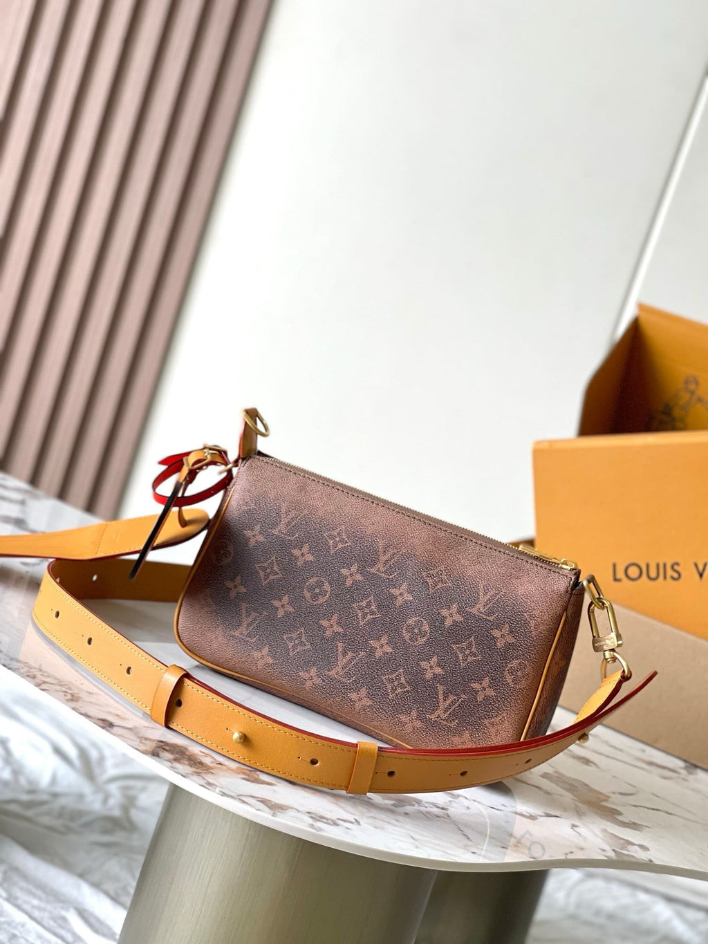 Louis Vuitton M11623 Pochette Accessoire XL