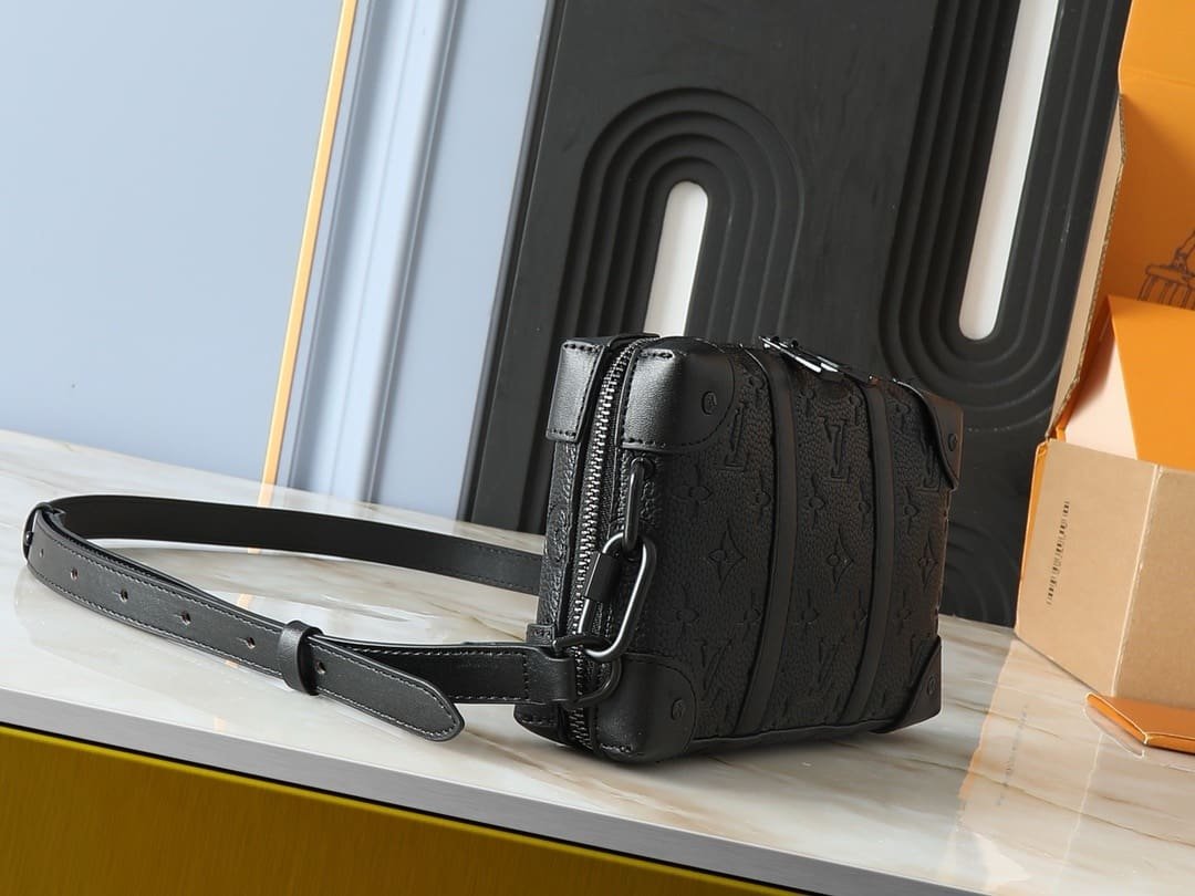 Louis Vuitton M80224 Soft Trunk Wallet